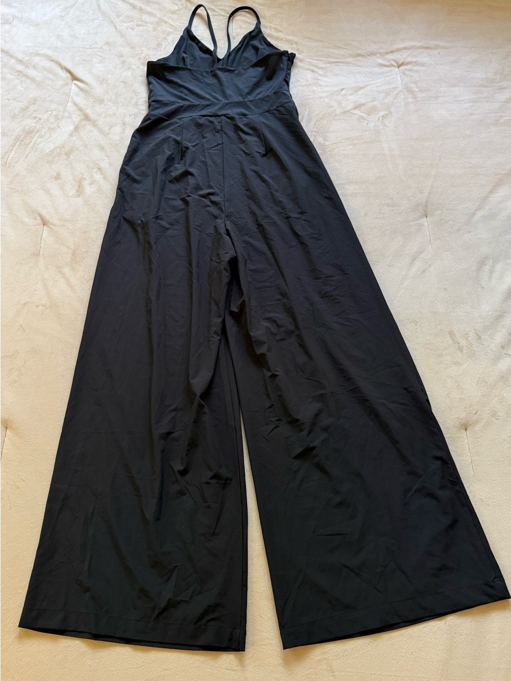 Halara women’s wide-leg jumpsuit, size Medium.